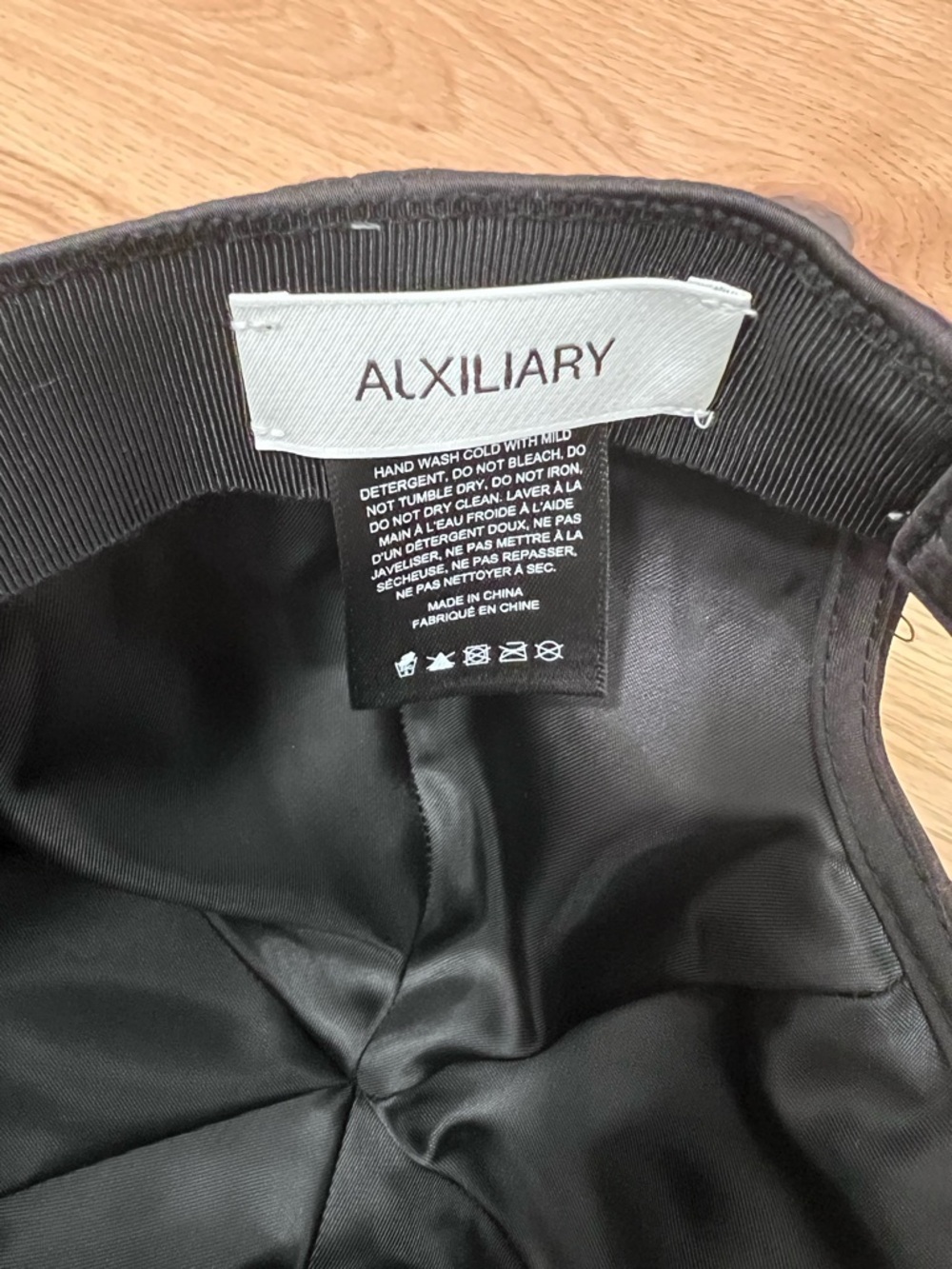 Aritzia Black Satin Structured Baseball Cap - Picture 3 of 6